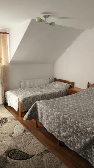Casă cu 7 camere cu Teren 2118 Mp în Cenad