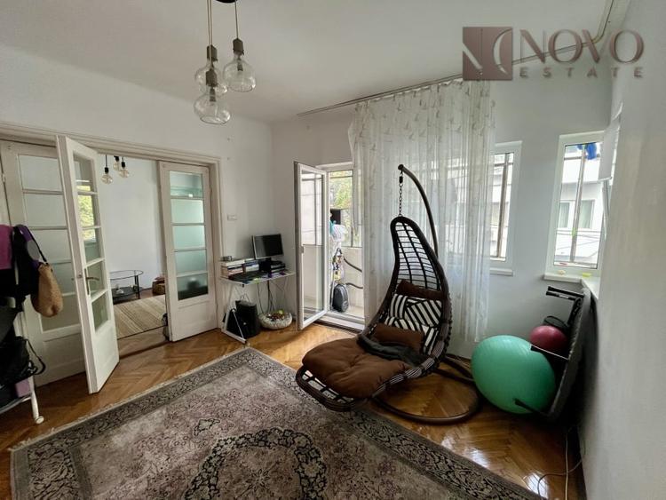 Apartament cu 4 camere semidecomandat, mobilat în Unirii