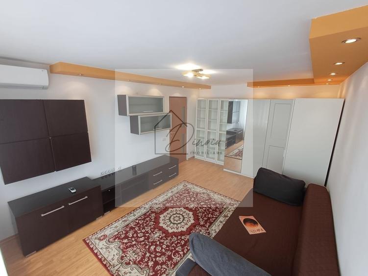 Apartament cu 3 camere decomandat, mobilat în Berceni