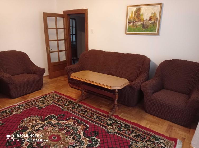 Apartament cu 4 camere decomandat în Sânmartin
