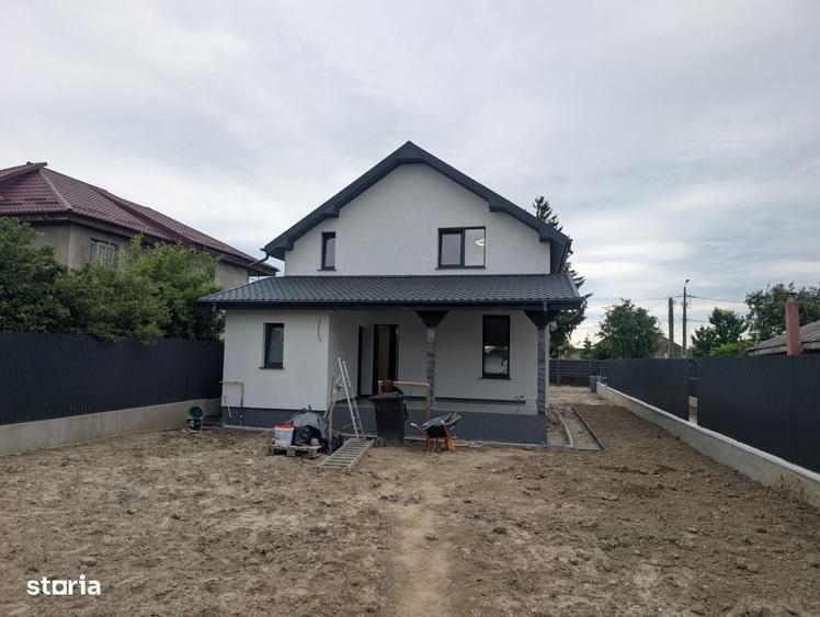 Casă cu 4 camere în Săucești