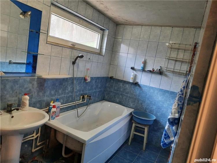 Casă cu 5 camere cu Teren 1000 Mp în Central