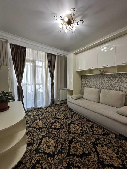 Apartament cu 4 camere semidecomandat în Central