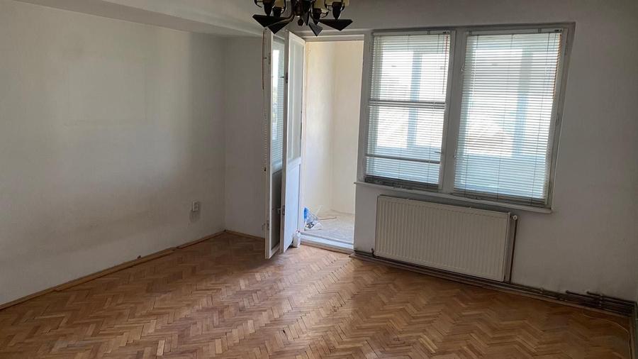 Apartament cu 3 camere decomandat în Porolissum