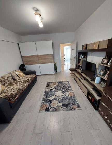 Apartament cu 3 camere decomandat în Păcurari