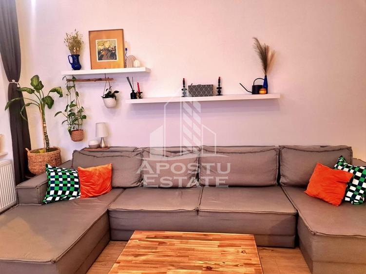 Apartament cu 3 camere nedecomandat, mobilat în Badea Cârțan
