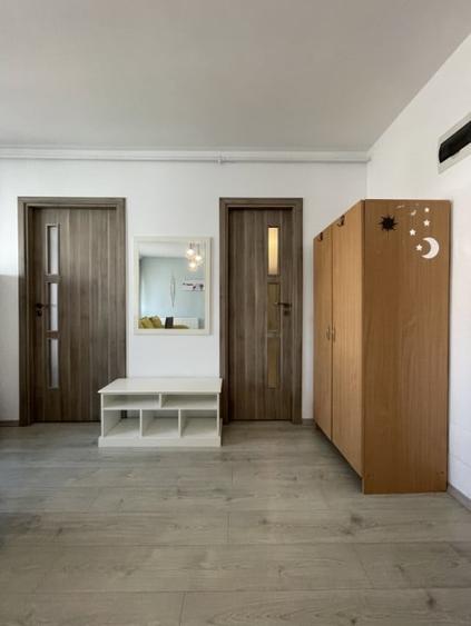 Apartament cu 2 camere semidecomandat, mobilat în Între Lacuri