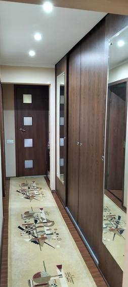 Apartament cu 3 camere decomandat, mobilat în Basarabia