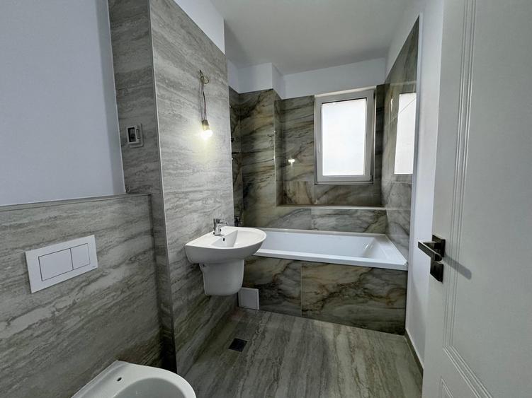 Apartament cu 2 camere decomandat în Aradului