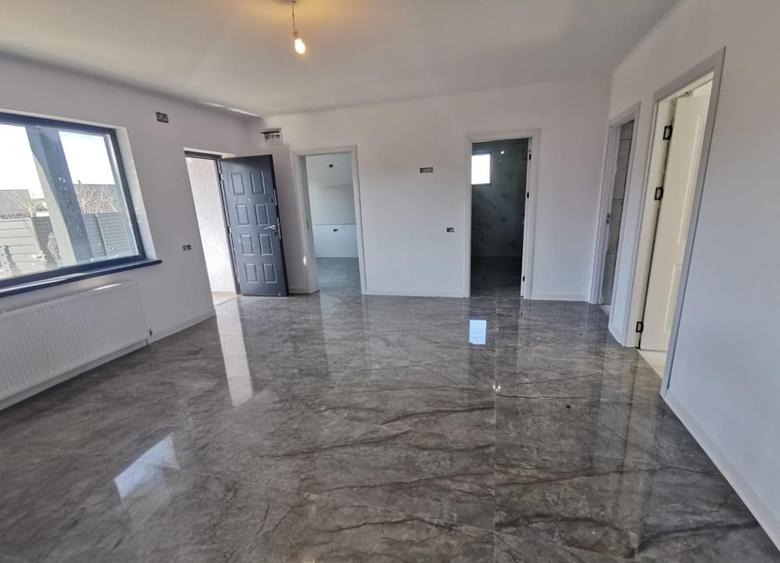 Casă individuală cu 3 camere cu Canalizare în Valu lui Traian