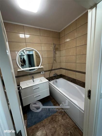 Apartament cu 3 camere decomandat în Păcurari