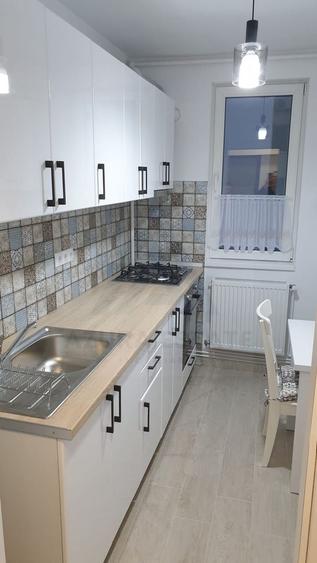 Apartament cu 2 camere decomandat, mobilat în Mihai Viteazul