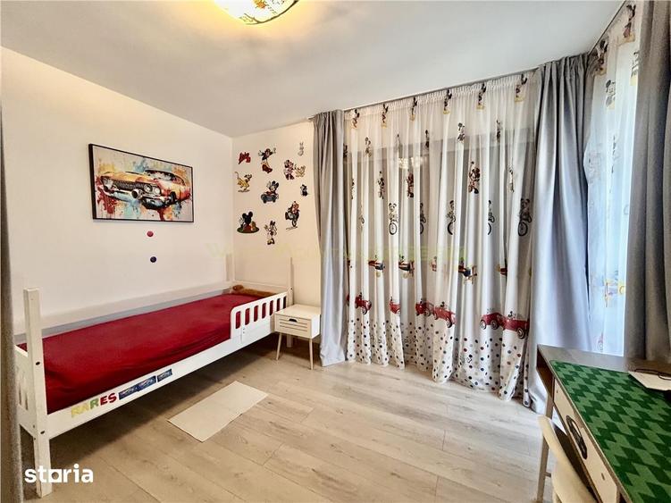 Casă cu 4 camere cu Teren 540 Mp în Sânpetru