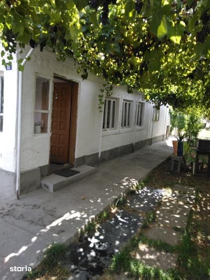 Casă cu 4 camere cu Teren 1000 Mp în Ghindeni