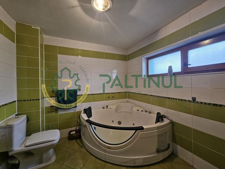 Casă individuală cu 9 camere cu Canalizare în Șelimbăr