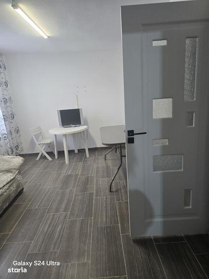 Casă cu 4 camere în Bariera Vâlcii