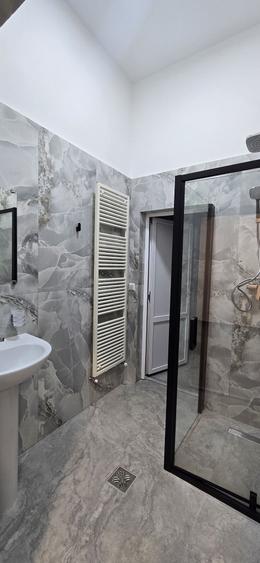 Spațiu comercial, de 350 mp, în Central