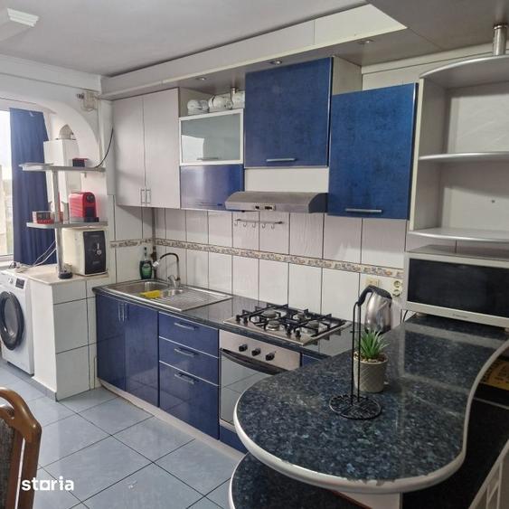 Apartament cu 3 camere, mobilat în Central