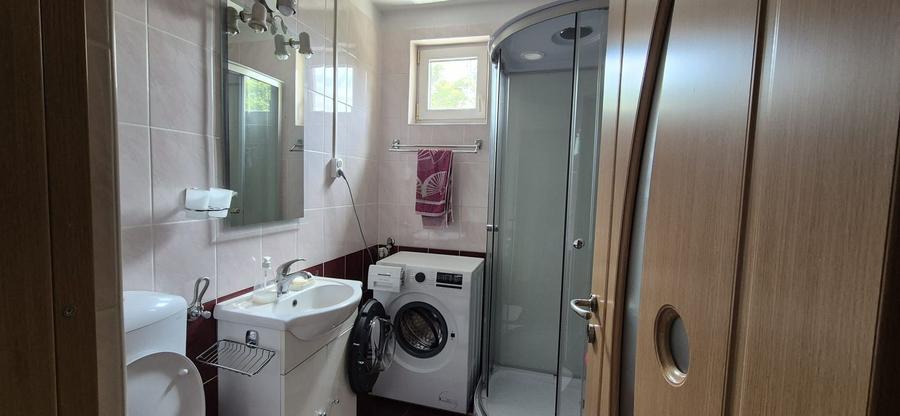 Apartament cu 2 camere semidecomandat în Aleea Carpați