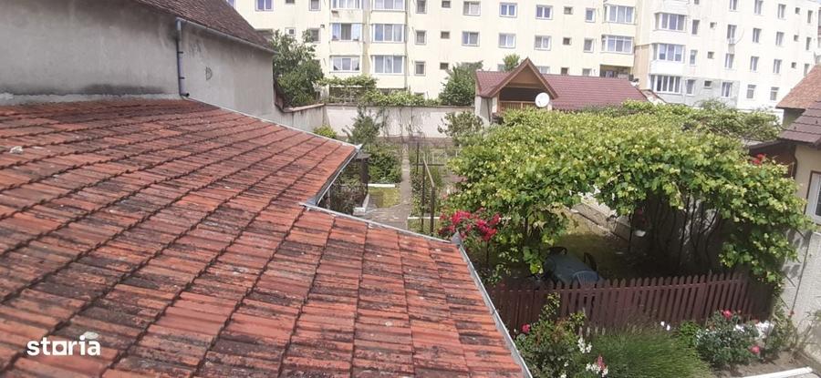 Casă cu 3 camere în Central