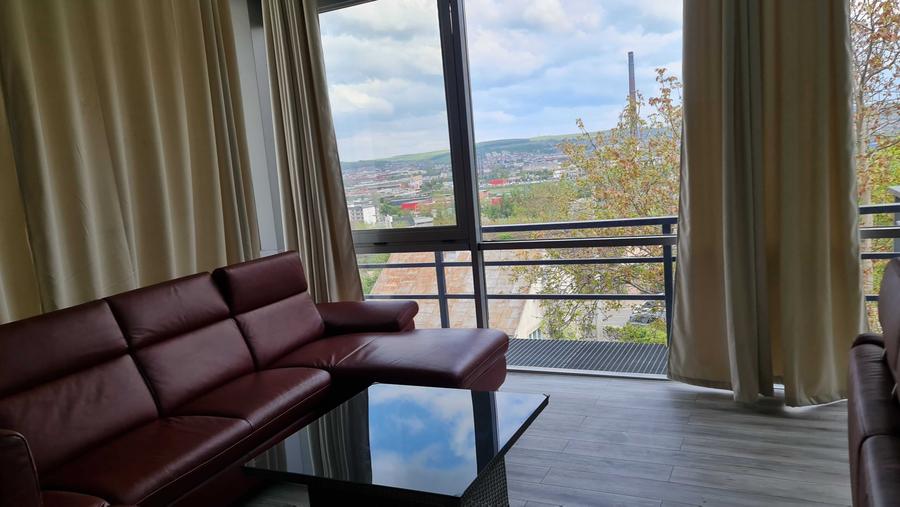 Spațiu comercial, de 240 mp, în Central