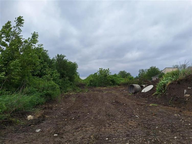 Teren intravilan de 652 mp, în 9 Mai