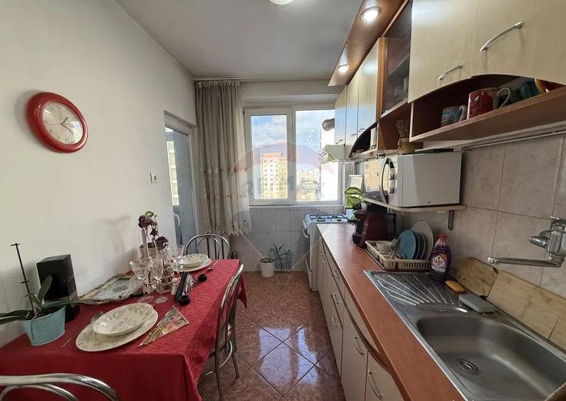 Apartament cu 2 camere semidecomandat, mobilat în Iancului