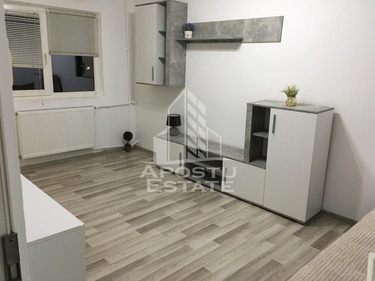 Garsonieră semidecomandată, mobilată în Complex Studențesc