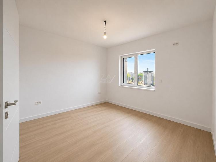 Duplex cu 5 camere cu Canalizare în Moșnița Nouă