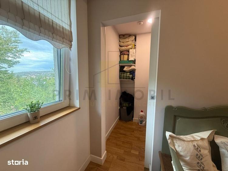 Casă cu 3 camere cu Teren 447 Mp în Bucium