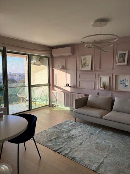 Apartament cu 4 camere circular în Parcul Circului