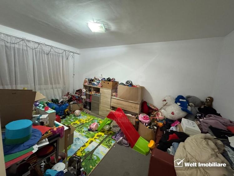 Apartament cu 4 camere semidecomandat, mobilat în Mănăștur