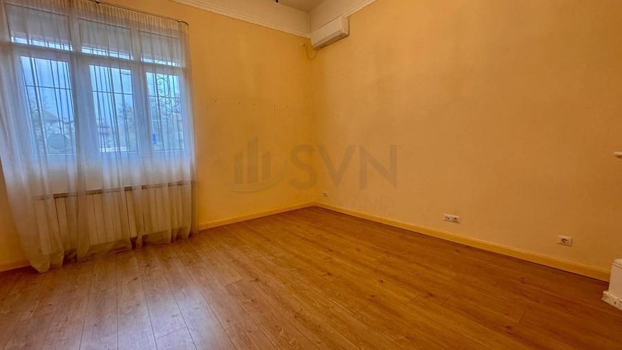 Casă individuală cu 7 camere cu Canalizare în Dacia