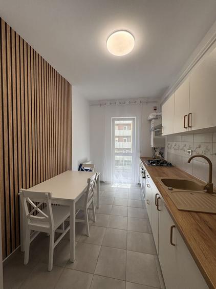 Apartament cu 2 camere decomandat în Central
