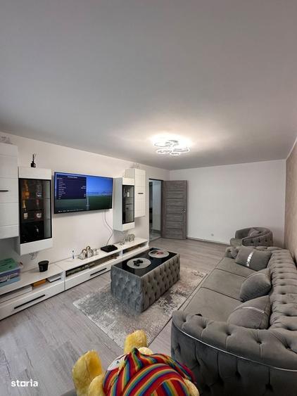 De vanzare apartament cu 3 camere si balcon, renovat, 70mp,etajul 2 - 3