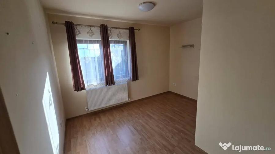 Apartament cu 2 camere decomandat în Valea Adâncă