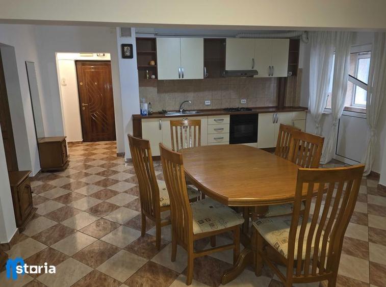 Apartament cu 3 camere decomandat, mobilat în Central