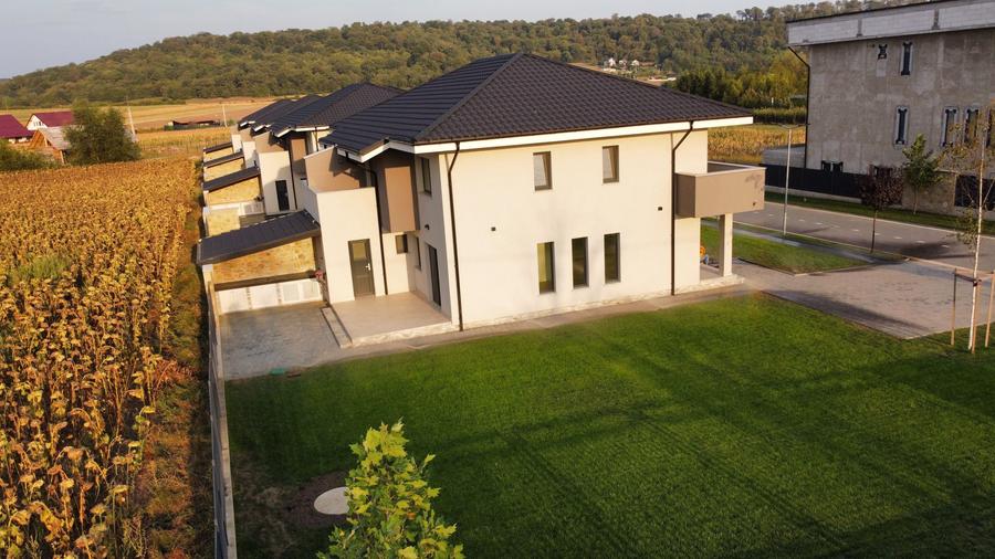 Apartament cu 2 camere decomandat în Exterior Vest