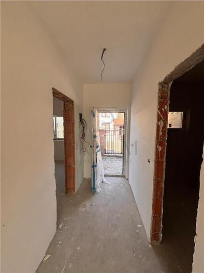 Duplex cu 3 camere cu Teren 250 Mp în Moșnița Veche