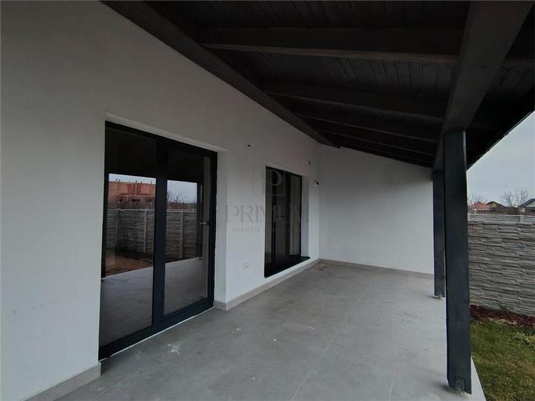 Duplex cu 3 camere cu Teren 250 Mp în Moșnița Veche