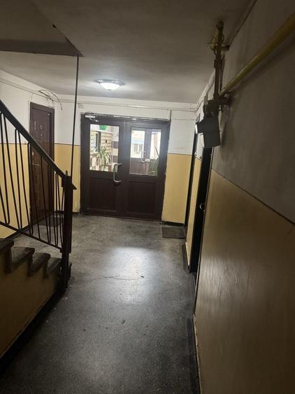 Apartament cu 2 camere semidecomandat în Berceni