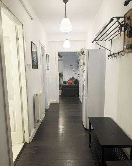 Apartament cu 3 camere semidecomandat, mobilat în Central