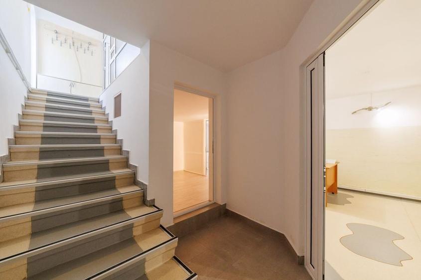 Proprietate multifunctionala | Doua cladiri | 581 mp | Pi... - 2