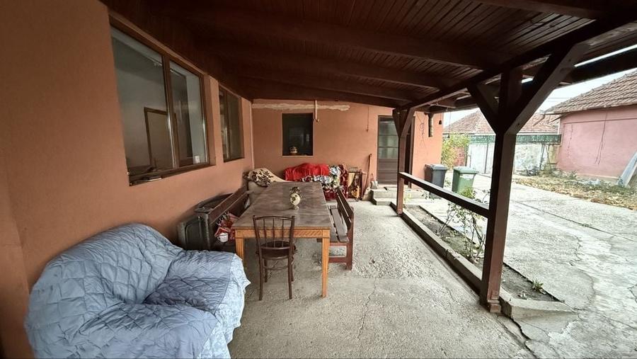 Casă cu 3 camere în Vladimirescu