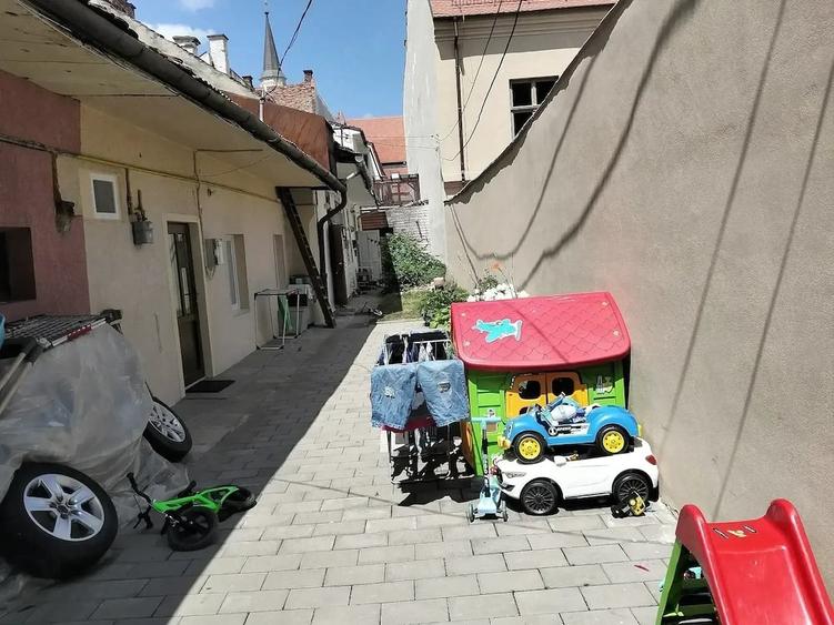 Casă cu Teren 60 Mp în Central