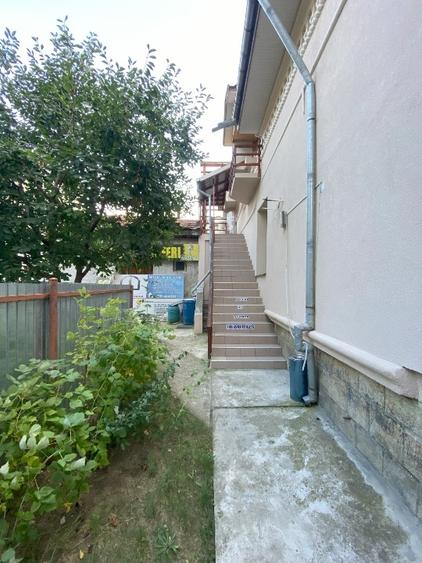 Casă individuală cu 5 camere cu Canalizare în Mărăței