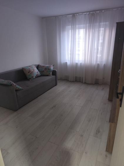 Apartament de vanzare doua camere 9 Mai - 2