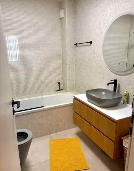 Apartament cu 3 camere decomandat, mobilat în Romană