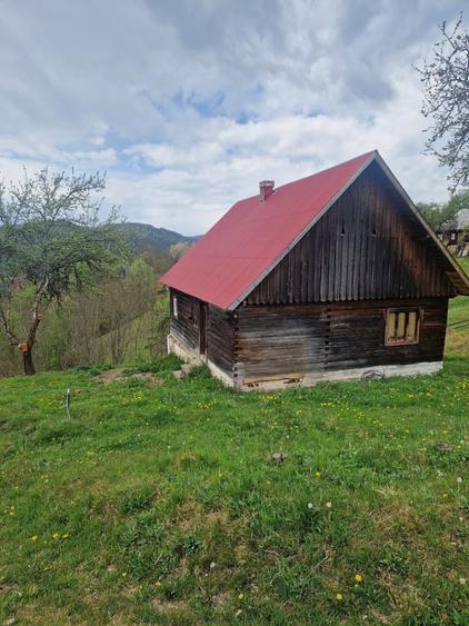 Casă cu 4 camere în Prelucă