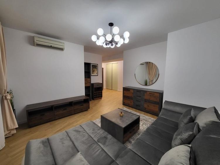 Apartament cu 3 camere decomandat în Primăverii